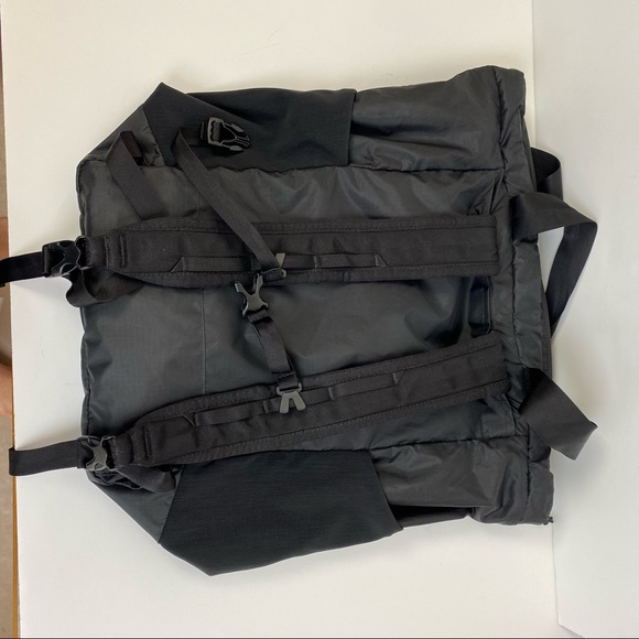 Patagonia Ultralight Black Holeยฎ Tote Pack Backpack Embroidered Silverback logo - Picture 4 of 15